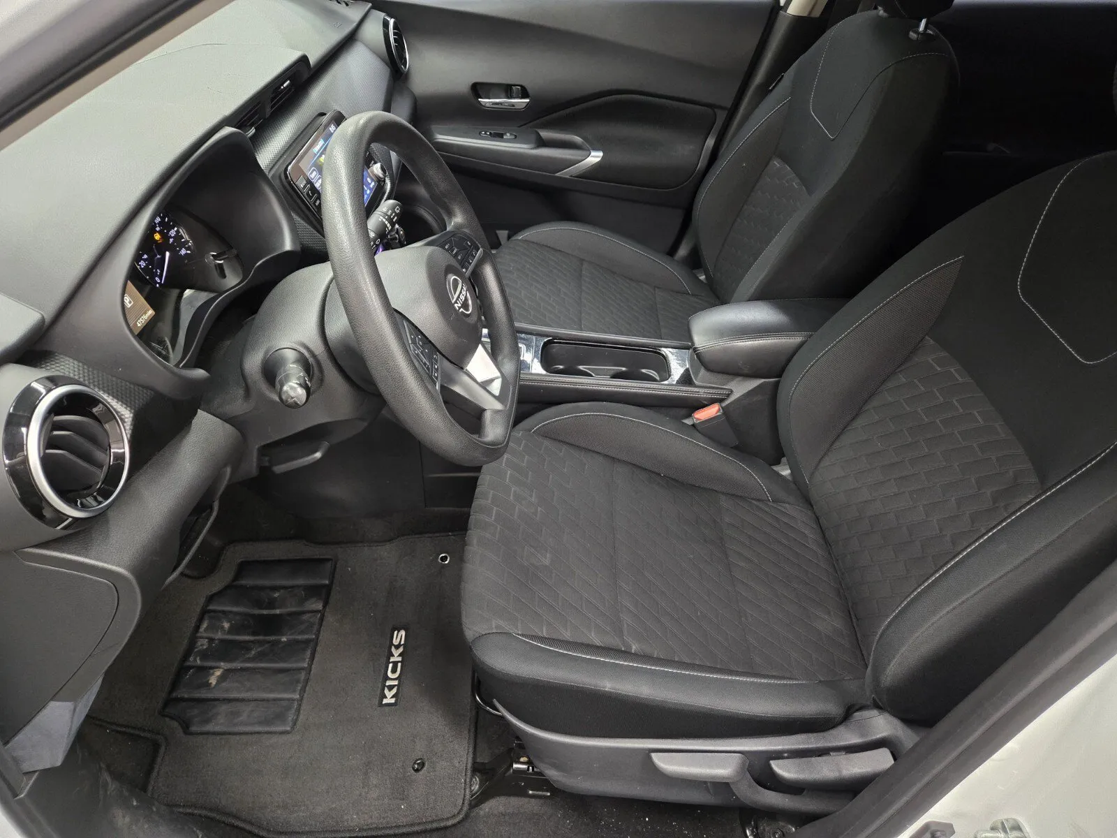 Nissan Kicks photo 7