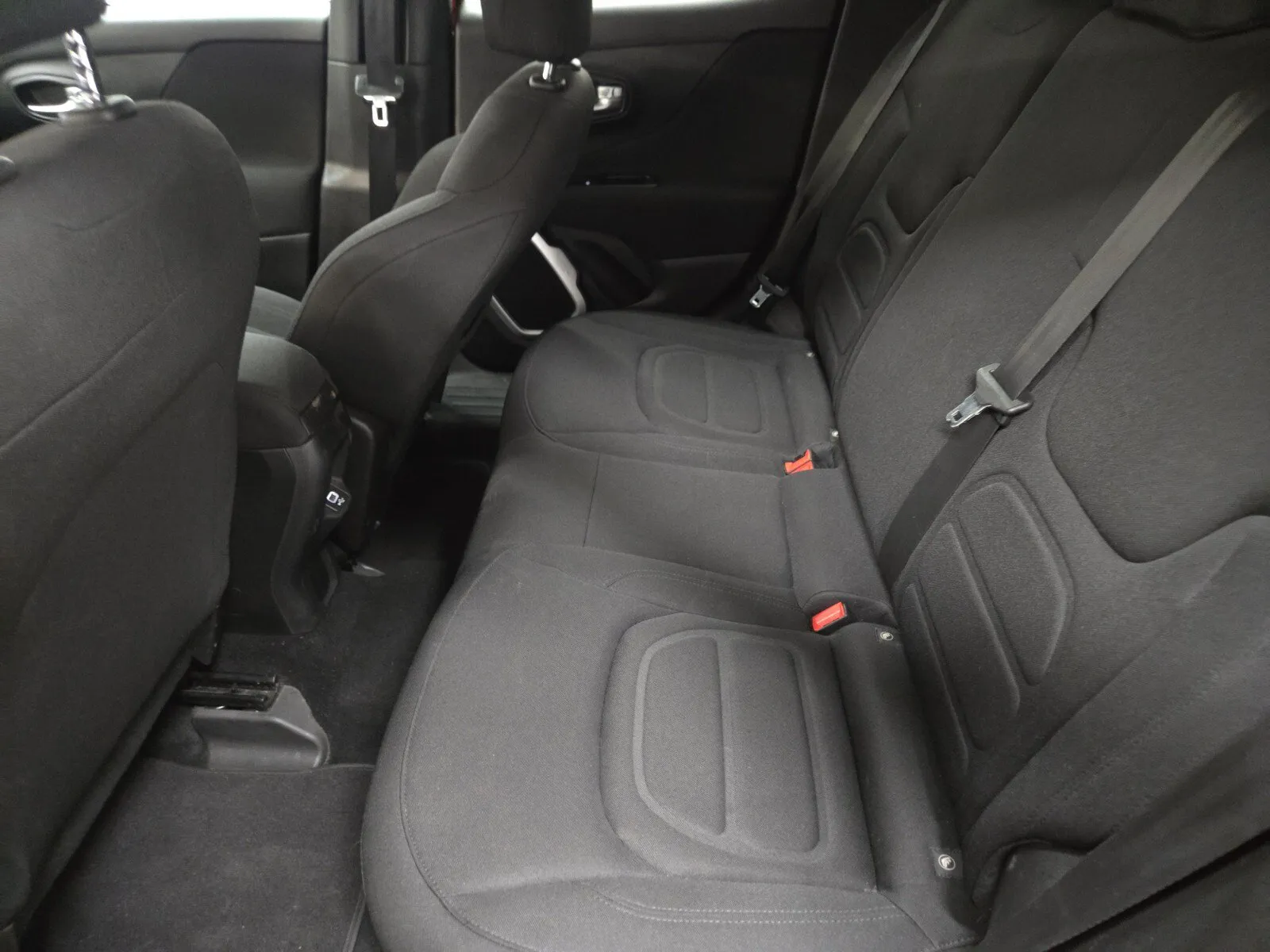 Jeep Renegade photo 8