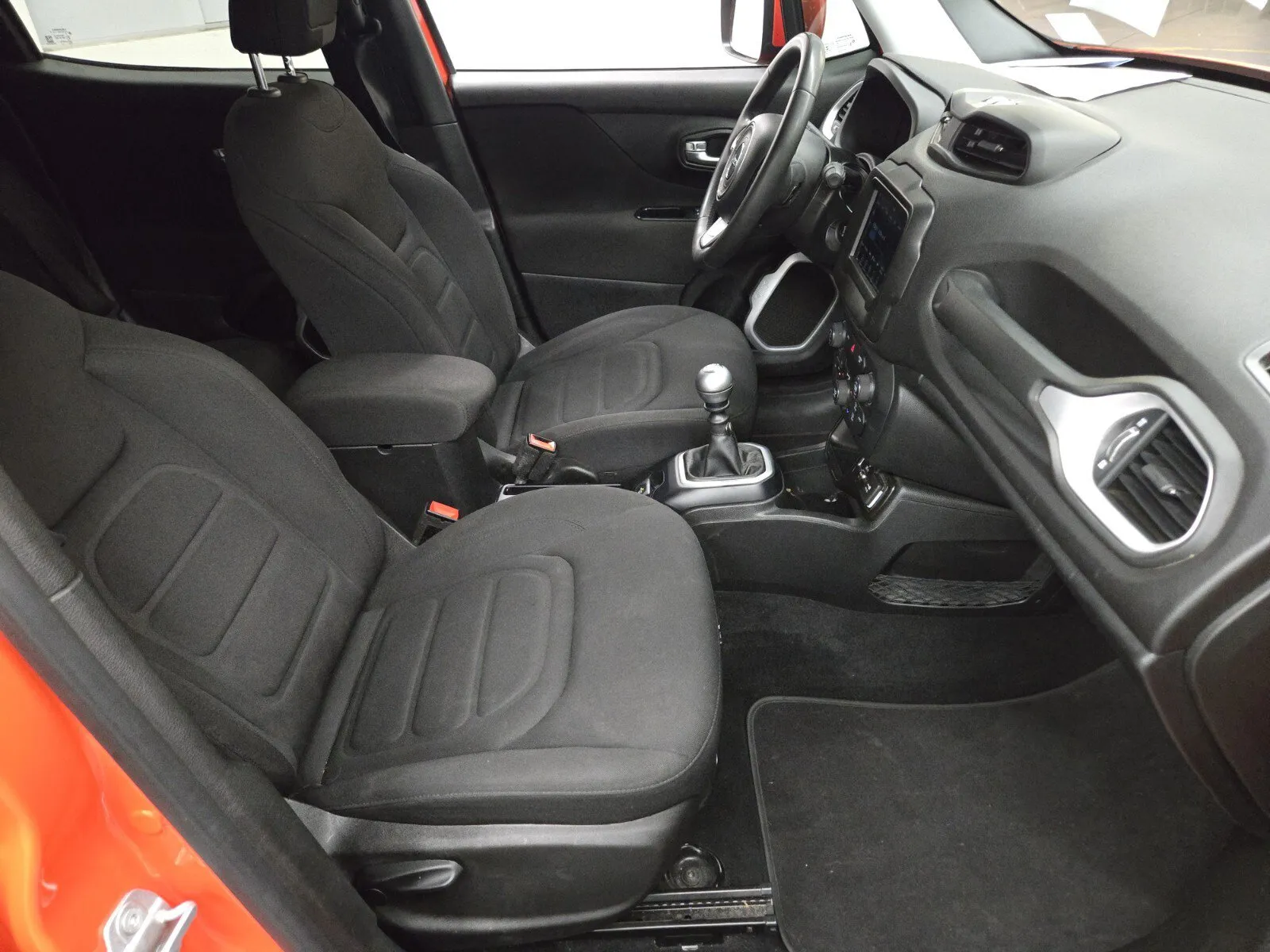 Jeep Renegade photo 12