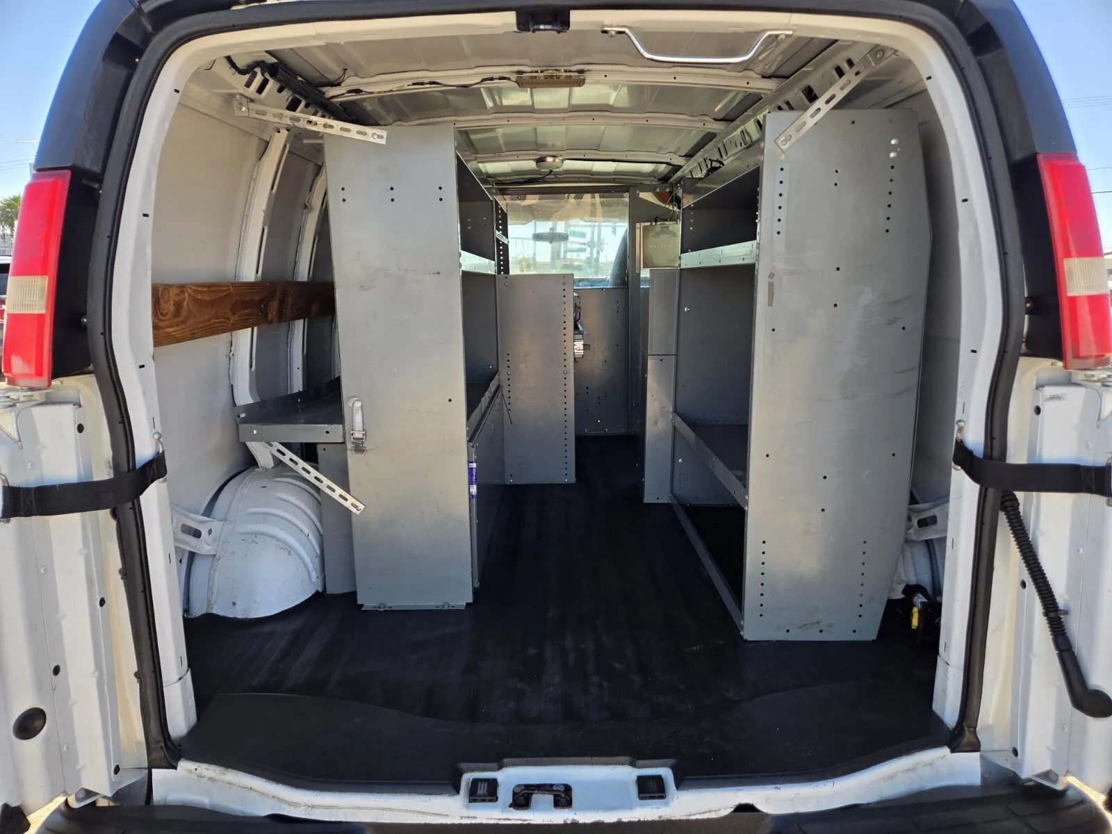 Chevrolet Express photo 10