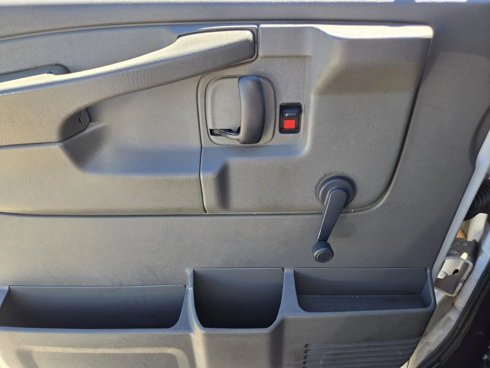 Chevrolet Express photo 13