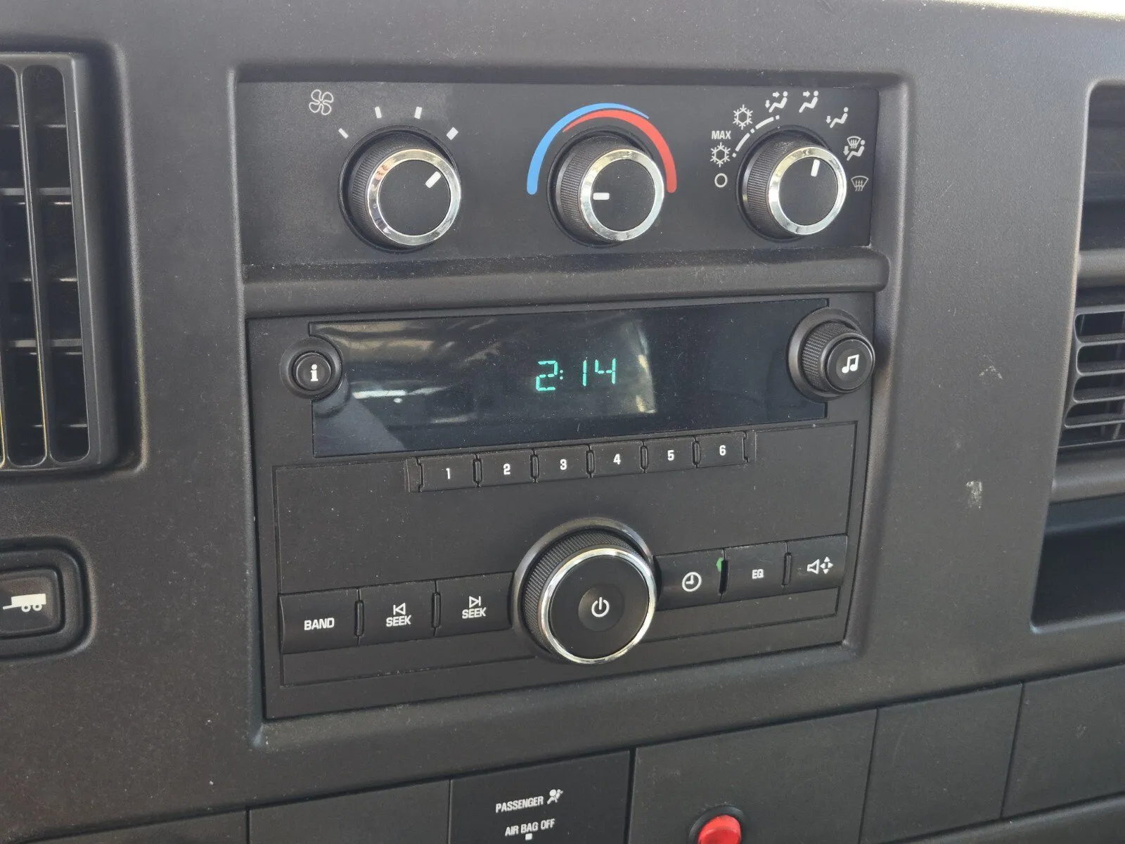 Chevrolet Express photo 16