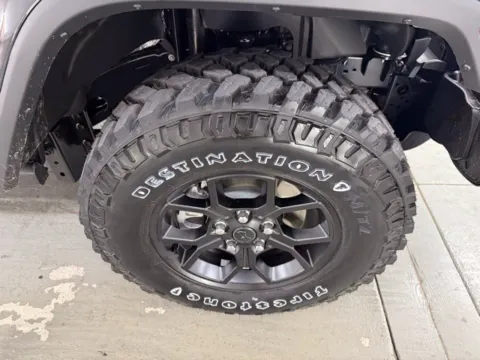 More photos of 2025 Jeep Gladiator Willys at Woody Folsom Chrysler Dodge Jeep Ram of Baxley, GA