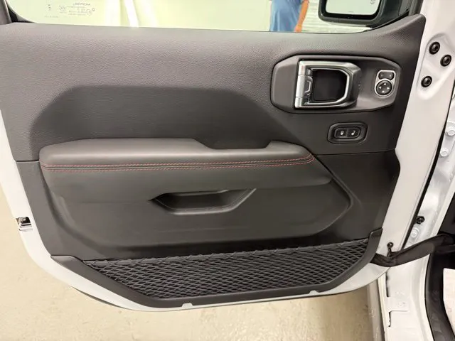 2025 Jeep Wrangler 2-Door Rubicon - Photo 13