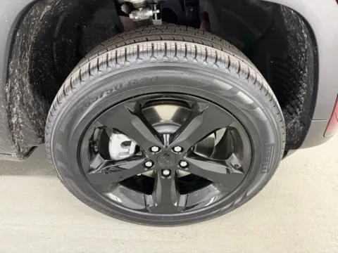 More photos of 2025 Jeep Grand Cherokee L Limited at Woody Folsom Chrysler Dodge Jeep Ram of Baxley, GA