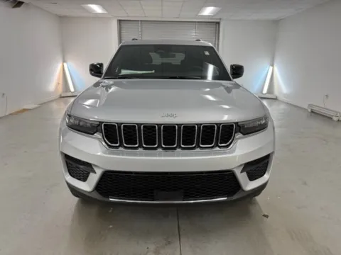 Photos of 2025 Jeep Grand Cherokee for sale in Baxley, GA at Woody Folsom Chrysler Dodge Jeep Ram of Baxley