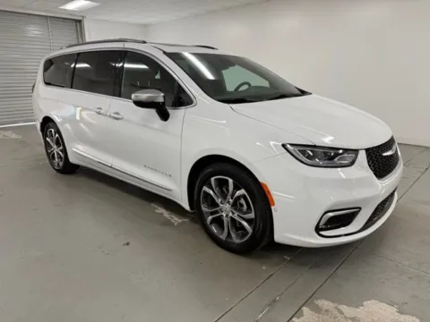 Another view of 2026 Chrysler Pacifica Pinnacle for sale in Baxley, GA at Woody Folsom Chrysler Dodge Jeep Ram of Baxley