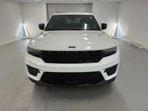Photos of 2025 Jeep Grand Cherokee Limited for sale in Baxley, GA at Woody Folsom Chrysler Dodge Jeep Ram of Baxley