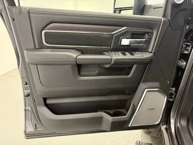 2025 RAM 2500 Laramie - Photo 13