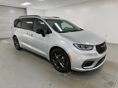 Another view of 2026 Chrysler Pacifica Limited for sale in Baxley, GA at Woody Folsom Chrysler Dodge Jeep Ram of Baxley