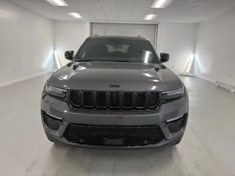 Photos of 2025 Jeep Grand Cherokee Limited for sale in Baxley, GA at Woody Folsom Chrysler Dodge Jeep Ram of Baxley