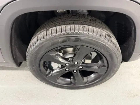 More photos of 2025 Jeep Grand Cherokee Limited at Woody Folsom Chrysler Dodge Jeep Ram of Baxley, GA