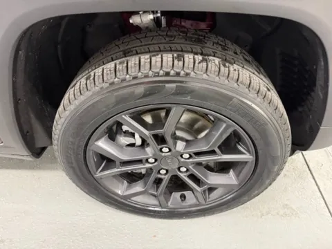 More photos of 2025 Jeep Grand Cherokee L Limited at Woody Folsom Chrysler Dodge Jeep Ram of Baxley, GA