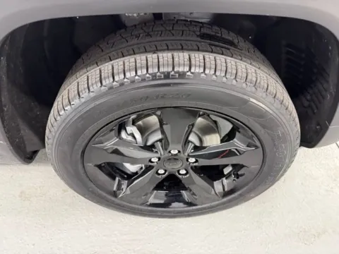 More photos of 2026 Jeep Grand Cherokee Limited at Woody Folsom Chrysler Dodge Jeep Ram of Baxley, GA