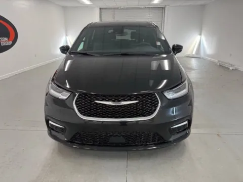 Photos of 2026 Chrysler Pacifica Select for sale in Baxley, GA at Woody Folsom Chrysler Dodge Jeep Ram of Baxley