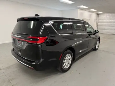 More photos of 2026 Chrysler Pacifica Select at Woody Folsom Chrysler Dodge Jeep Ram of Baxley, GA
