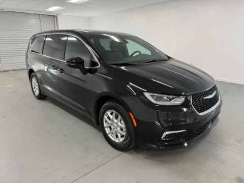 Another view of 2026 Chrysler Pacifica Select for sale in Baxley, GA at Woody Folsom Chrysler Dodge Jeep Ram of Baxley