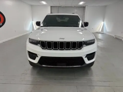 Photos of 2026 Jeep Grand Cherokee Laredo X for sale in Baxley, GA at Woody Folsom Chrysler Dodge Jeep Ram of Baxley