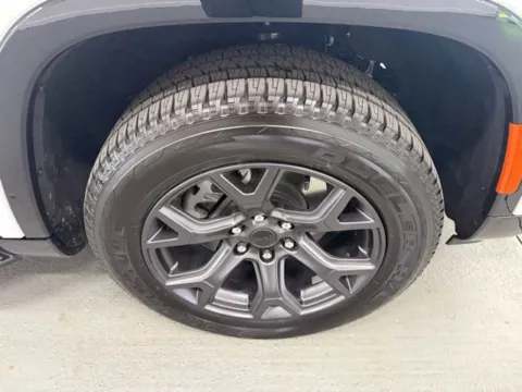 More photos of 2026 Jeep Grand Wagoneer L Limited Altitude at Woody Folsom Chrysler Dodge Jeep Ram of Baxley, GA