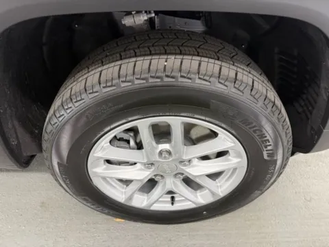 More photos of 2026 Jeep Grand Cherokee L Laredo X at Woody Folsom Chrysler Dodge Jeep Ram of Baxley, GA