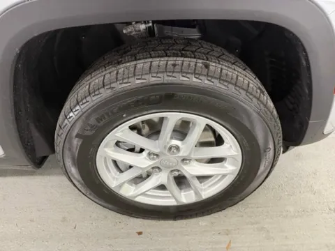 More photos of 2026 Jeep Grand Cherokee L Laredo X at Woody Folsom Chrysler Dodge Jeep Ram of Baxley, GA