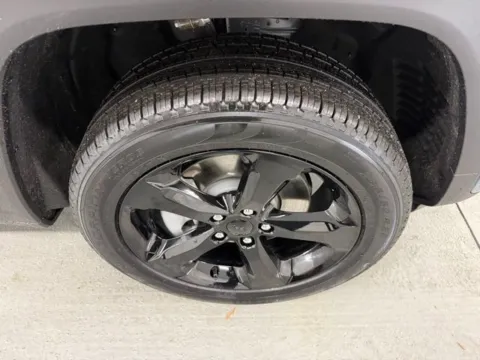 More photos of 2026 Jeep Grand Cherokee L Limited at Woody Folsom Chrysler Dodge Jeep Ram of Baxley, GA