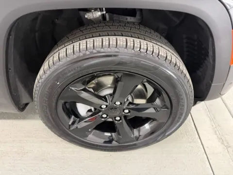 More photos of 2026 Jeep Grand Cherokee L Limited at Woody Folsom Chrysler Dodge Jeep Ram of Baxley, GA