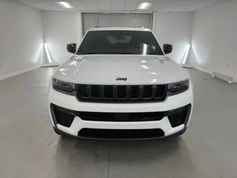 Photos of 2026 Jeep Grand Cherokee Limited for sale in Baxley, GA at Woody Folsom Chrysler Dodge Jeep Ram of Baxley