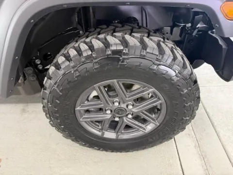 More photos of 2026 Jeep Gladiator Sport at Woody Folsom Chrysler Dodge Jeep Ram of Baxley, GA