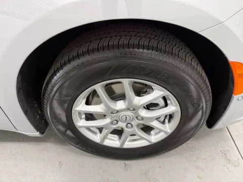 More photos of 2026 Chrysler Pacifica Select at Woody Folsom Chrysler Dodge Jeep Ram of Baxley, GA