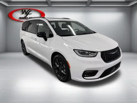 Another view of 2026 Chrysler Pacifica Limited for sale in Baxley, GA at Woody Folsom Chrysler Dodge Jeep Ram of Baxley