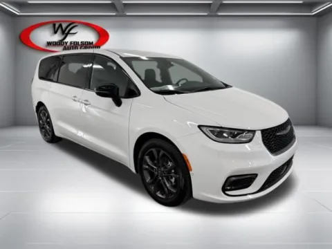 Another view of 2026 Chrysler Pacifica Select for sale in Baxley, GA at Woody Folsom Chrysler Dodge Jeep Ram of Baxley