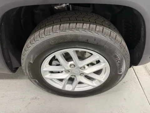 More photos of 2026 Jeep Grand Cherokee Laredo at Woody Folsom Chrysler Dodge Jeep Ram of Baxley, GA