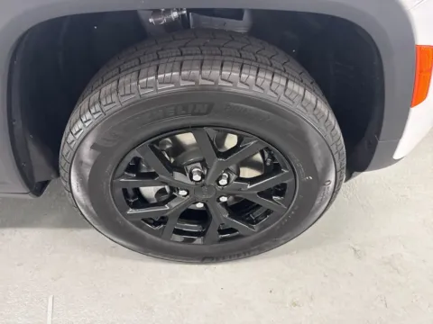 More photos of 2026 Jeep Grand Cherokee L Laredo Altitude at Woody Folsom Chrysler Dodge Jeep Ram of Baxley, GA