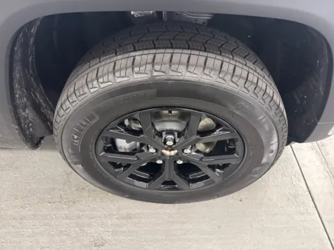 More photos of 2026 Jeep Grand Cherokee L Laredo Altitude at Woody Folsom Chrysler Dodge Jeep Ram of Baxley, GA