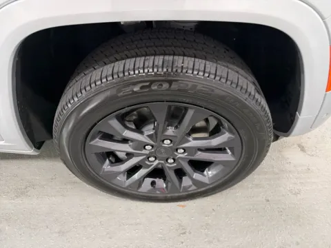 More photos of 2026 Jeep Grand Cherokee L Limited Reserve at Woody Folsom Chrysler Dodge Jeep Ram of Baxley, GA