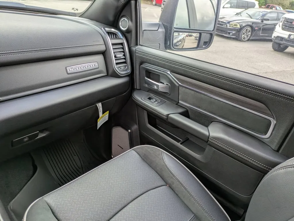 2026 RAM 2500 Laramie - Photo 15