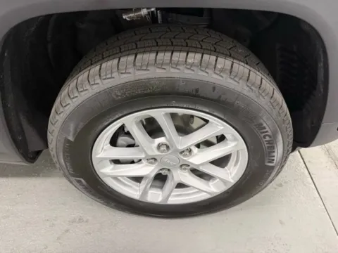More photos of 2026 Jeep Grand Cherokee Laredo at Woody Folsom Chrysler Dodge Jeep Ram of Baxley, GA