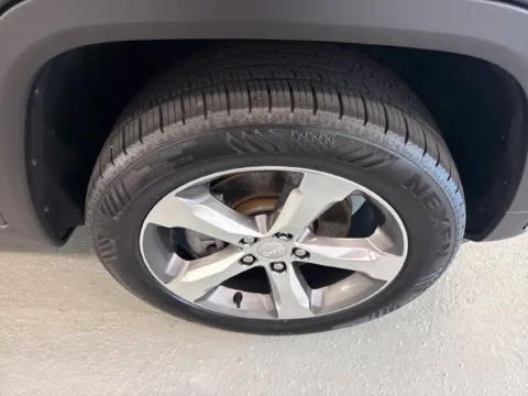 More photos of 2021 Jeep Grand Cherokee L Limited at Woody Folsom Chrysler Dodge Jeep Ram of Baxley, GA
