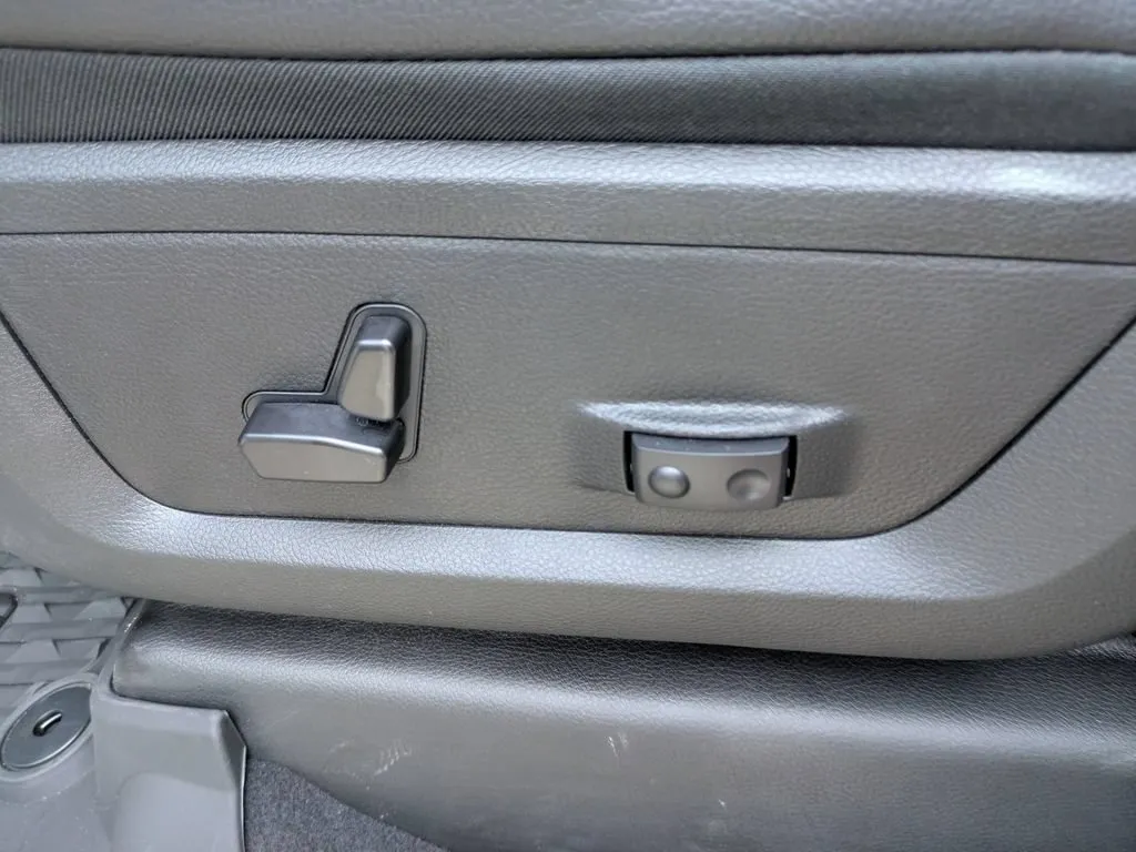 2026 RAM 2500 Laramie - Photo 23
