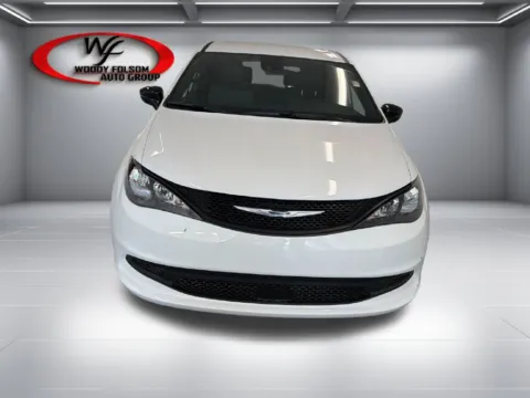 Photos of 2027 Chrysler Pacifica LX for sale in Baxley, GA at Woody Folsom Chrysler Dodge Jeep Ram of Baxley