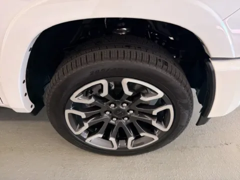 More photos of 2027 Ram 1500 Limited at Woody Folsom Chrysler Dodge Jeep Ram of Baxley, GA