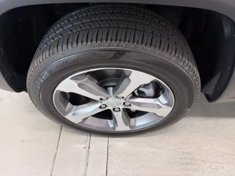 More photos of 2026 Jeep Grand Cherokee L Limited at Woody Folsom Chrysler Dodge Jeep Ram of Baxley, GA