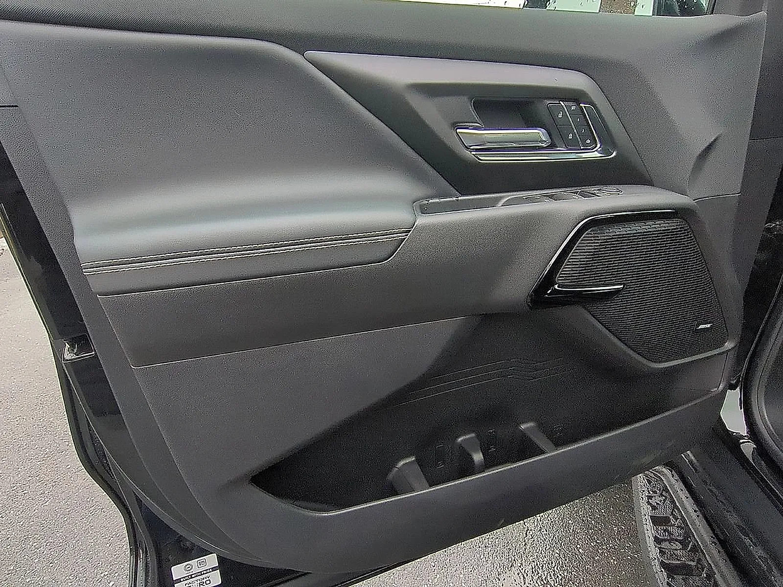 2025 Chevrolet Silverado EV LT - Photo 22