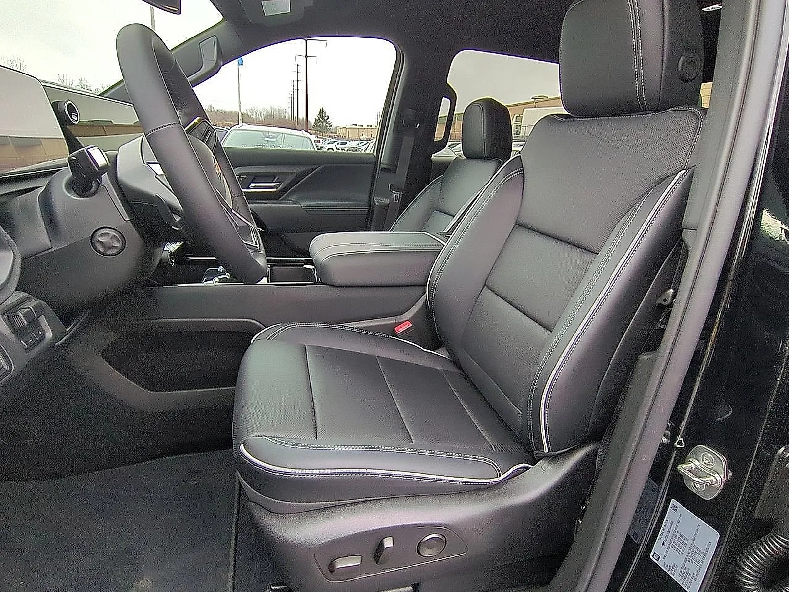 2025 Chevrolet Silverado EV LT - Photo 19