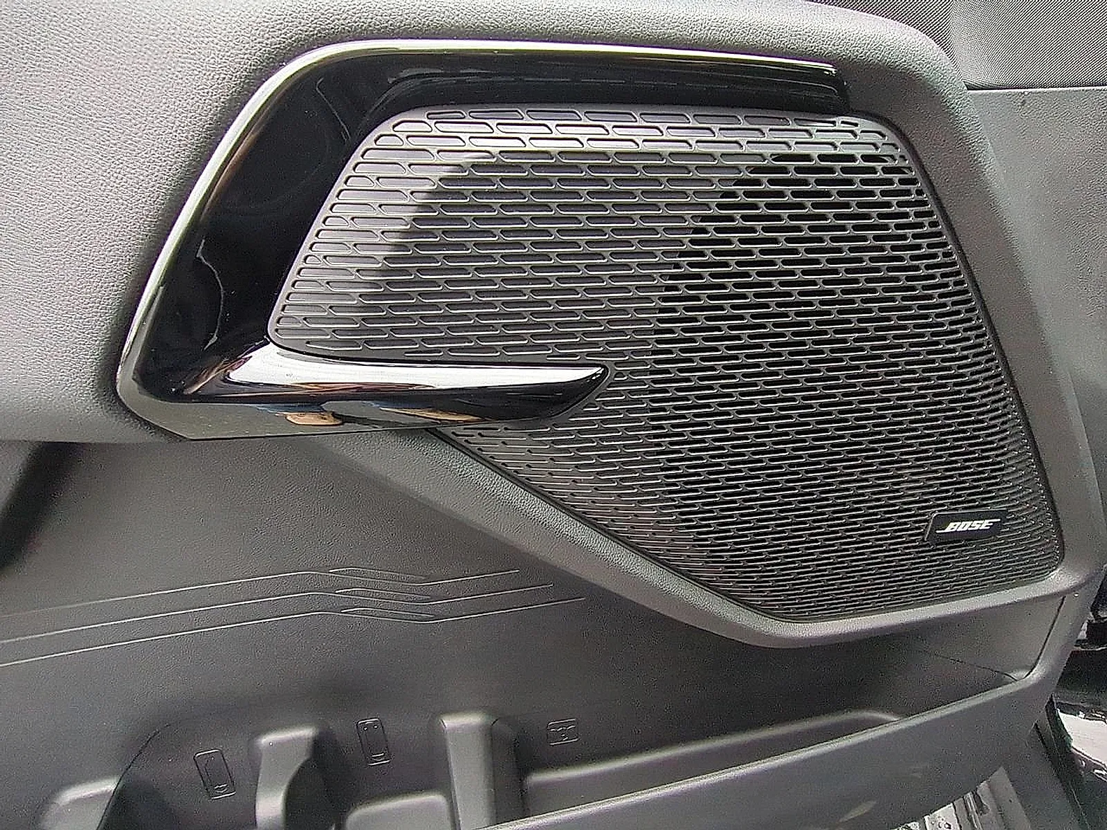 2025 Chevrolet Silverado EV LT - Photo 24
