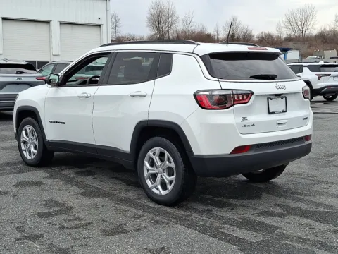 More photos of 2024 Jeep Compass Latitude 4x4 at Brown Daub Chevrolet of Nazareth, PA
