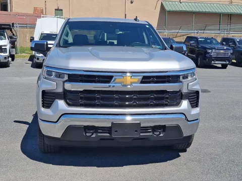More photos of 2022 Chevrolet Silverado 1500 4WD Crew Cab Short Bed LT with 2FL at Brown Daub Chevrolet of Nazareth, PA
