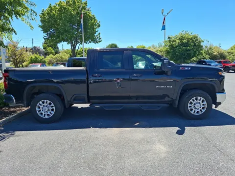More photos of 2024 Chevrolet Silverado 2500HD 4WD Crew Cab Standard Bed LT at Brown Daub Chevrolet of Nazareth, PA