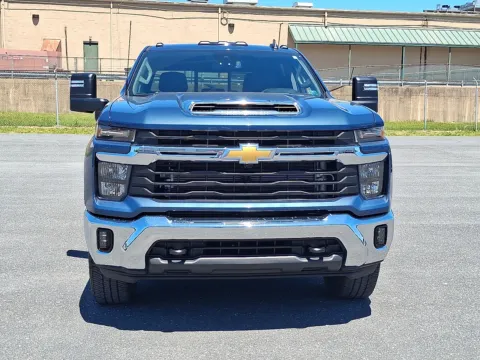 More photos of 2024 Chevrolet Silverado 3500HD 4WD Crew Cab Standard Bed LT at Brown Daub Chevrolet of Nazareth, PA
